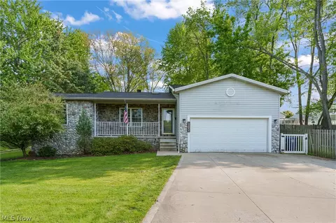 2330 Wedgewood Dr, Akron, OH 44312
