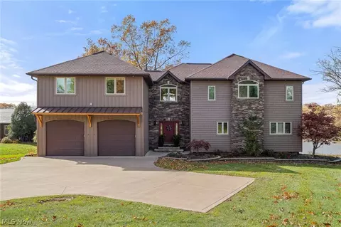 945 Pike Dr, Mansfield, OH 44903