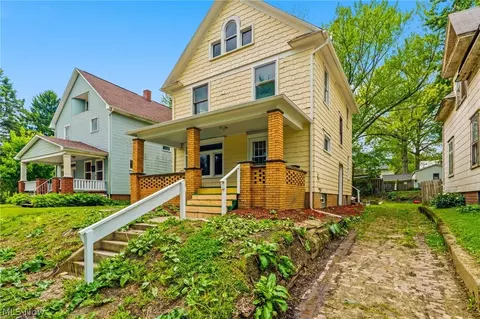 1387 S Seneca Ave, Alliance, OH 44601