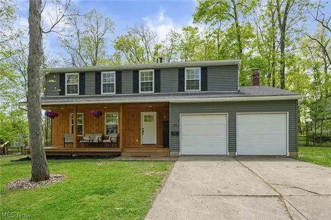 850 Deepwood Dr, Medina, OH 44256