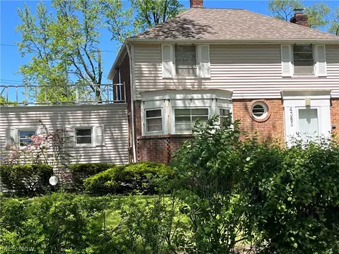 4385 Silsby Rd, University Heights, OH 44118