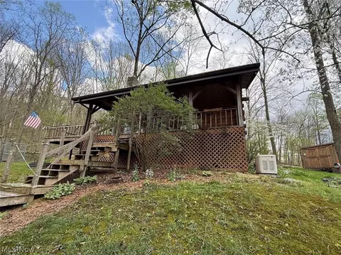 17365 Deerhorn Rd, Tippecanoe, OH 44699