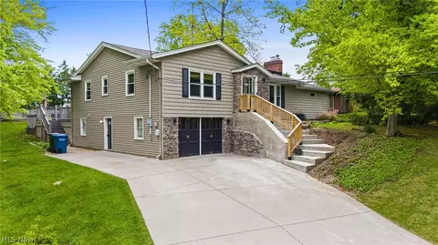 107 Hilltop Dr, Amherst, OH 44001