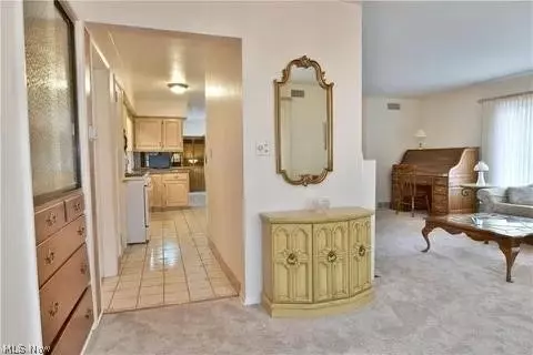 Entry Way - 735 Brookfield Ave, Boardman, OH 44512 photo 1 of 3