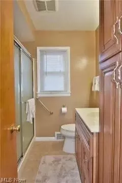 Bath - 735 Brookfield Ave, Boardman, OH 44512 photo 2 of 4