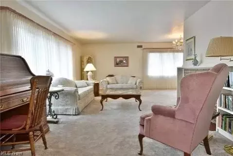 Living - 735 Brookfield Ave, Boardman, OH 44512 photo 3 of 7