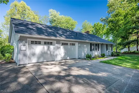 1270 Dehart Ave, Coshocton, OH 43812