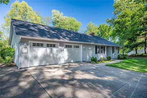 1270 Dehart Ave, Coshocton, OH 43812