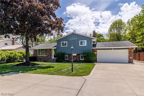 4060 Laurel Rd, Brunswick, OH 44212