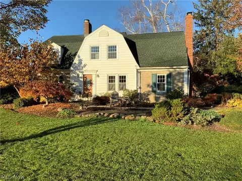 15450 Hemlock Point Rd, Chagrin Falls, OH 44022