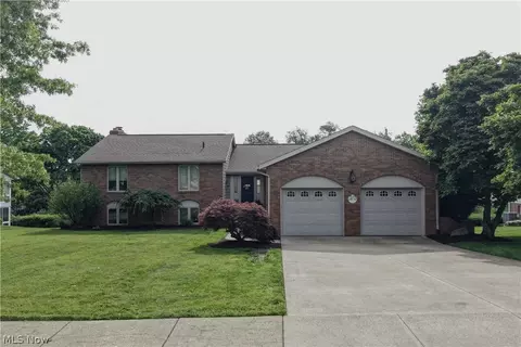 4528 Greenmeadow Ave NW, Canton, OH 44709