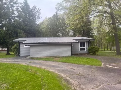 4845 W Lagoon Rd, West Farmington, OH 44491