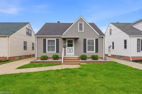 5066 W 6th St, Brooklyn Heights, OH 44131