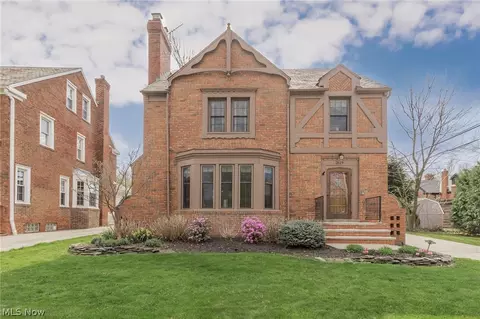 2619 Traymore Rd, University Heights, OH 44118