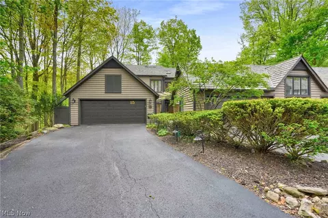 15 Hidden Vly, Rocky River, OH 44116