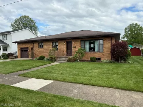 120 E 21st St, Dover, OH 44622