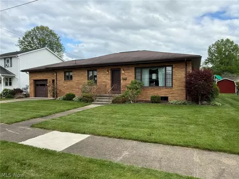 120 E 21st St, Dover, OH 44622