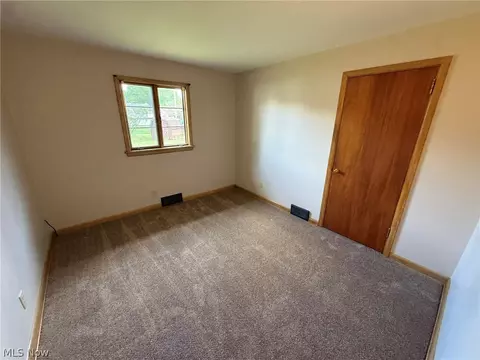 120 E 21st St, Dover, OH 44622 photo 19
