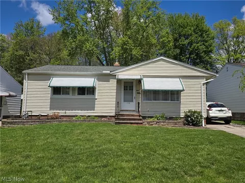 15021 Florence Dr, Maple Heights, OH 44137