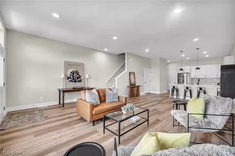 Entry Way - 110 Cider Ml, Chardon, OH 44024 photo 1 of 3