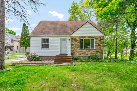 1574 East Ave, Akron, OH 44314