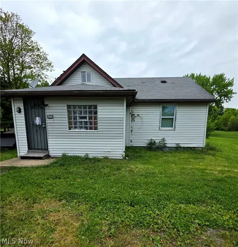 6270 Fairview Rd, Austintown, OH 44515