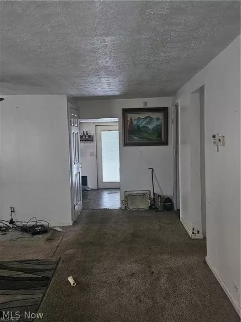 6270 Fairview Rd, Austintown, OH 44515