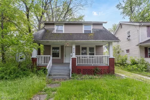 974 Lovers Ln, Akron, OH 44306