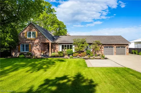 4802 Center Rd, Avon, OH 44011