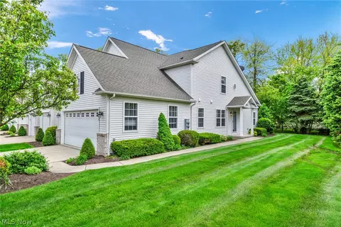 772 Wildberry Cir, Avon Lake, OH 44012