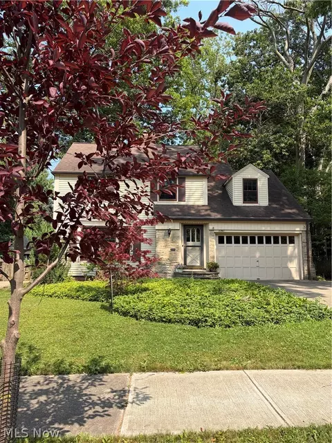 1761 Oakmount Rd, South Euclid, OH 44121