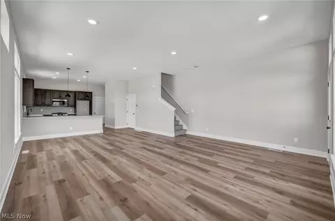 Living - 100 Cider Ml, Chardon, OH 44024 photo 3 of 4