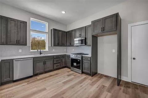 Kitchen - 100 Cider Ml, Chardon, OH 44024 photo 1 of 3