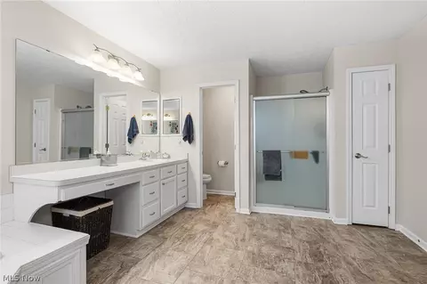 Bath - 546 Brookstone Ct, Copley, OH 44321 photo 2 of 3