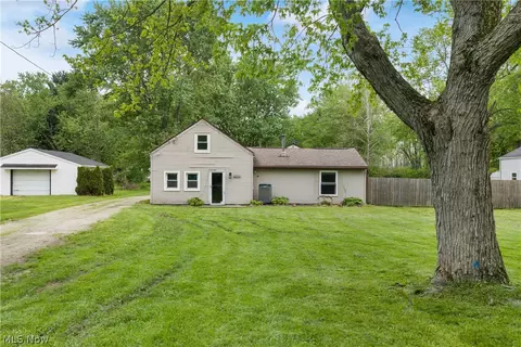 5434 Clay St, Louisville, OH 44641
