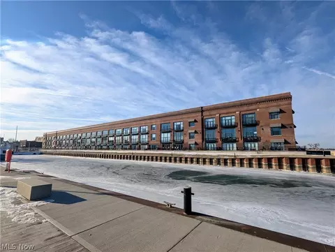 401 W Shoreline Dr #109, Sandusky, OH 44870