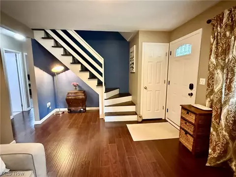 Entry Way - 233 Baldwin Dr, Berea, OH 44017 photo 1 of 2