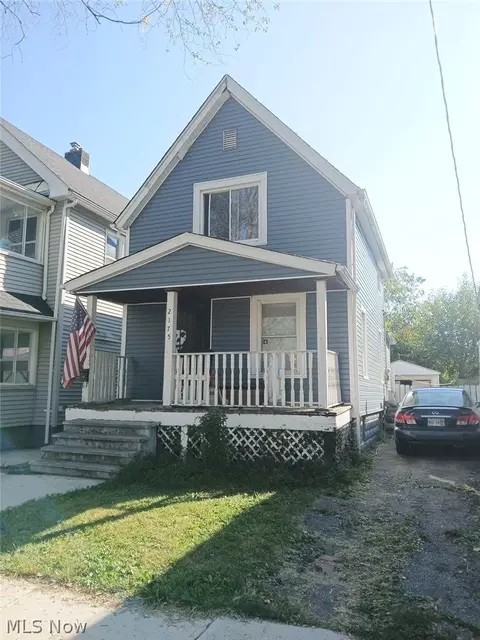2175 W 106th St, Cleveland, OH 44102
