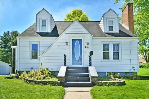 815 Liberty St, Salem, OH 44460