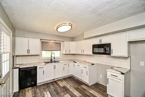 Kitchen - 2935 15th St NW, Canton, OH 44708 photo 2 of 2