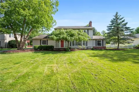 195 Shawnee Trl, Aurora, OH 44202