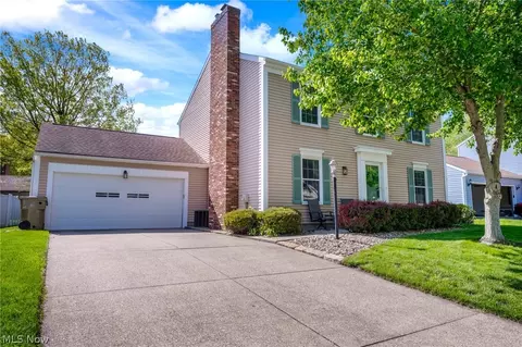 2338 Plymouth Ln, Cuyahoga Falls, OH 44221