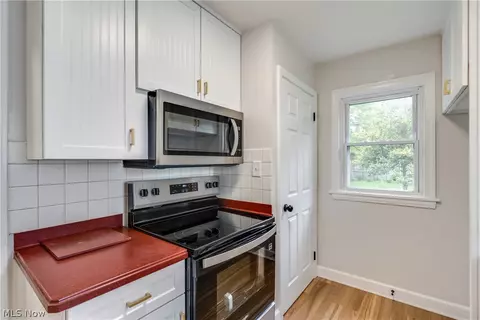 Kitchen - 136 36th St NE, Canton, OH 44714 photo 2 of 5