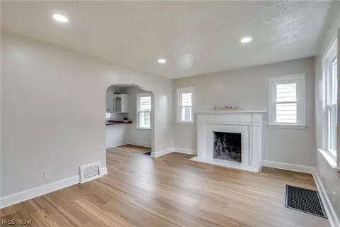 Living - 136 36th St NE, Canton, OH 44714 photo 3 of 4