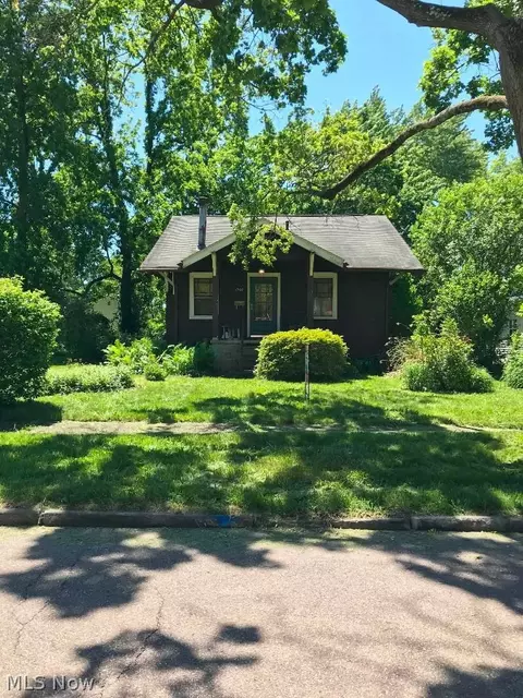 1706 Hampton Rd, Akron, OH 44305
