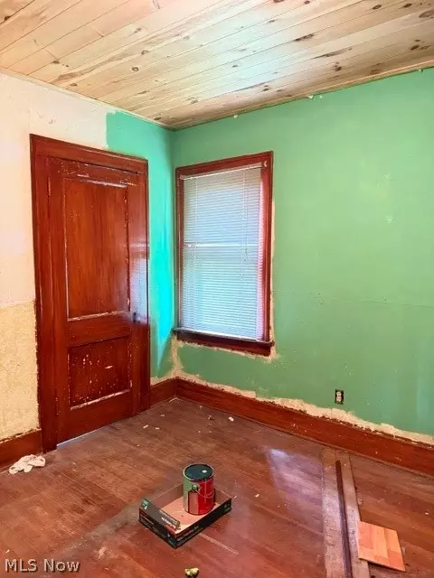 Bedroom - 1706 Hampton Rd, Akron, OH 44305 photo 2 of 2