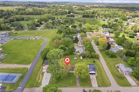 12097 Lisa Ave NW, Hartville, OH 44632
