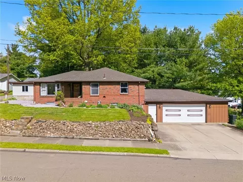 330 Tuscarawas St NE, Navarre, OH 44662