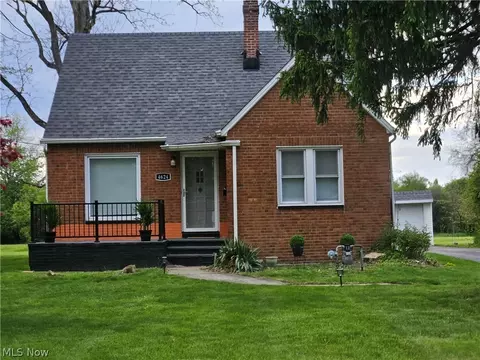 4624 Derbyshire Dr, North Randall, OH 44128