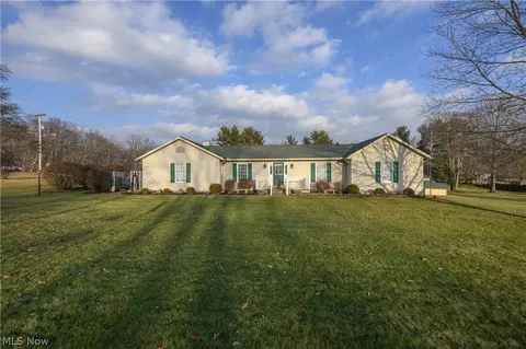 6840 Akron Ave NW, Canal Fulton, OH 44614